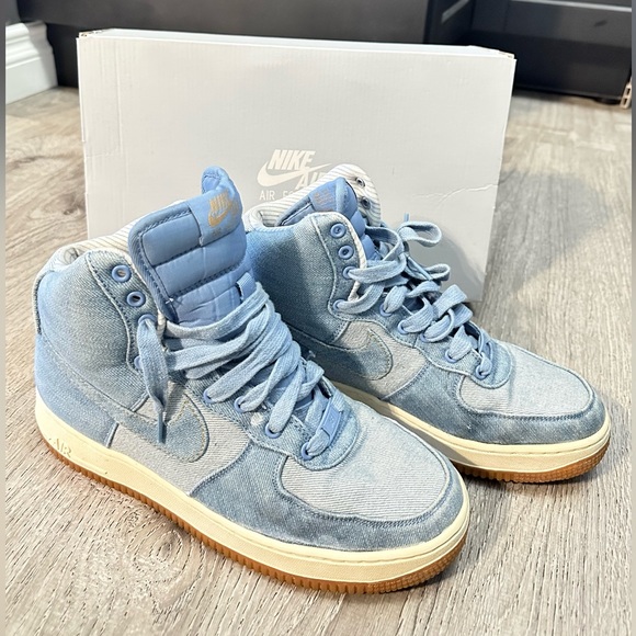 DS 2018 NIKE AIR FORCE 1 DENIM DECEMBER SKY LIMITED EDITION - Picture 1 of 6